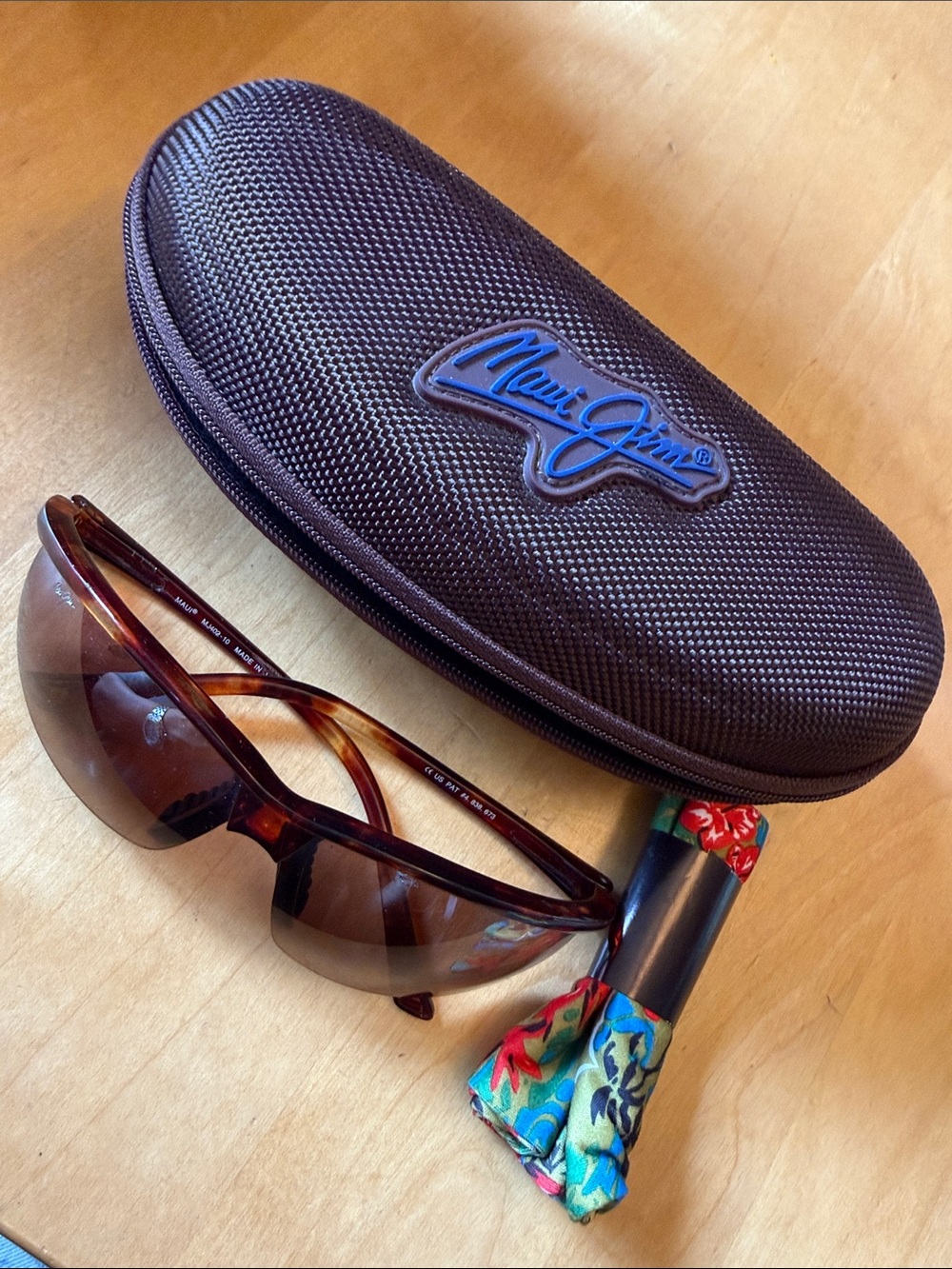 Maui Jim Brown Tortoise Malaga Sunglasses with Brown Case and Floral cloth
